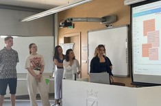 Studenci prezentują wyniki prac