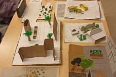 Makiety przedstawiające rewitalizację wybranych ulic w Mielcu, wykonane przez uczestników warsztatów.