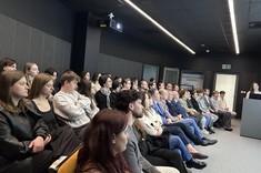 Uczestnicy seminarium w trakcie prezentacji