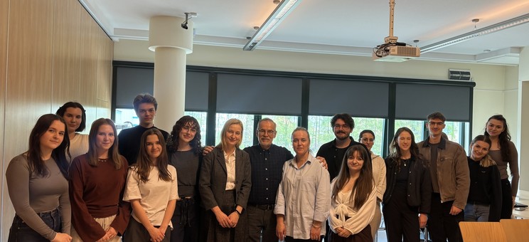 Uczestnicy warsztatów projektowych „SPACE OF MANY CULTURES”: studenci Politechniki Rzeszowskiej i Politechniki Krakowskiej oraz tutorowie: Prof. PRz Anna Martyka (PRz), prof. Justyna Kobylarczyk (PK) i prof. Luis Arturo Méndez Alba z Universidad Pana