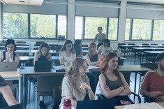 Studenci uczestnicący w warsztatach