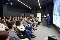 Uczestnicy seminarium w trakcie prezentacji