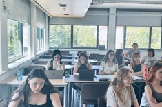 Studenci uczestnicący w warsztatach