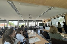 Uczestnicy międzynarodowych warsztatów urbanistycznych pod tytułem „Rola przestrzeni publicznych w obliczu przyszłych wyzwań urbanistycznych”, które odbyły się w dniach 3-7 czerwca 2024 roku w Krakowie.